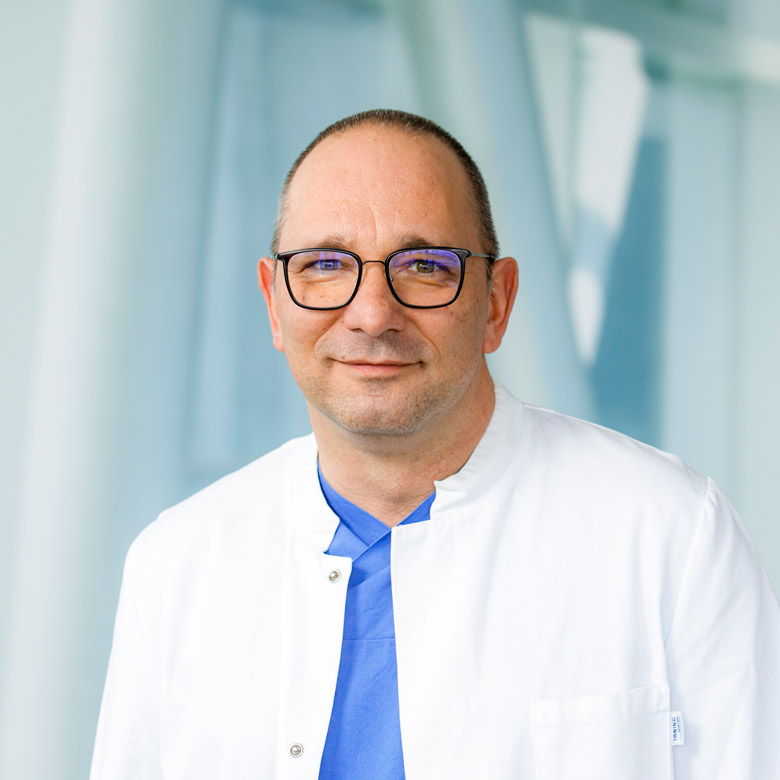 Thomas Peschel: Chefarzt Notfallzentren Elblandkliniken, AHA Instruktor ACLS/PALS/CRM